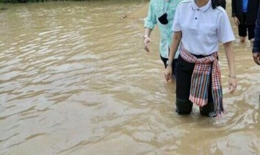 เพจข่าวสำนักงานรัฐมนตรี ศธ. ออกมาแจงโพสภาพดังกล่าวไม่เกี่ยวกับ รมช.ศธ.