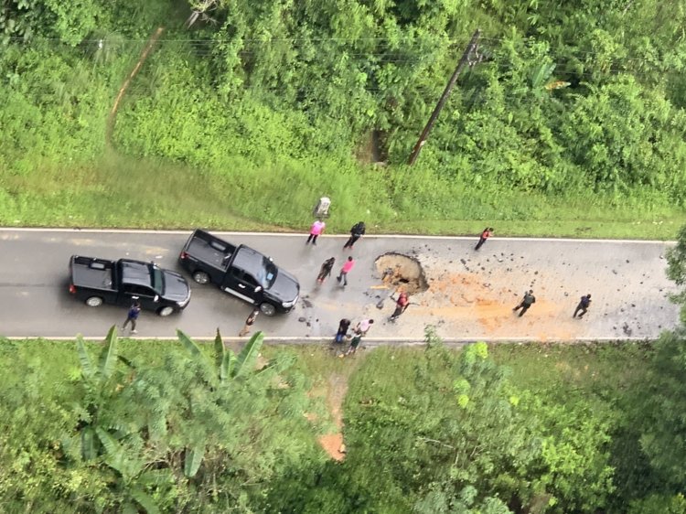 โจรใต้วางระเบิดตำรวจจะแนะพลีชีพ2เจ็บ4นาย